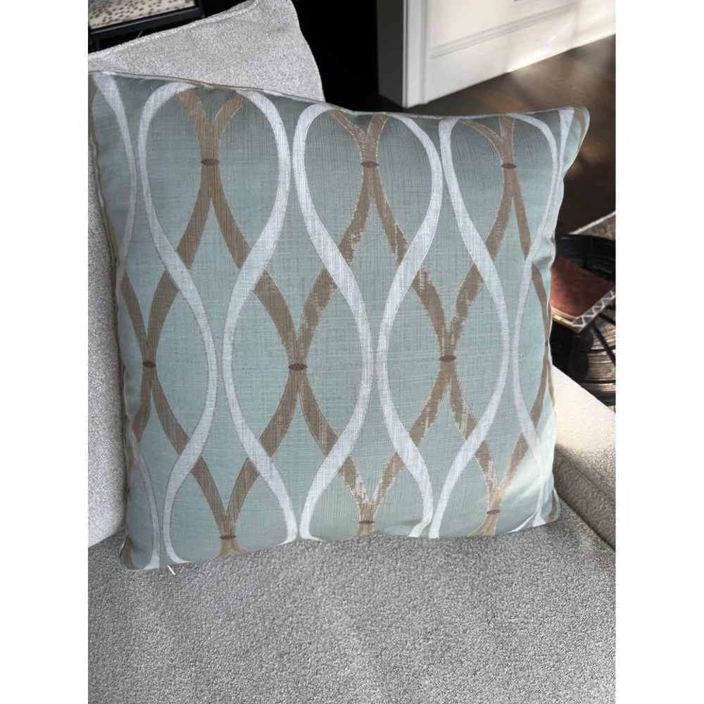 Designer pillow - down insert‎ included